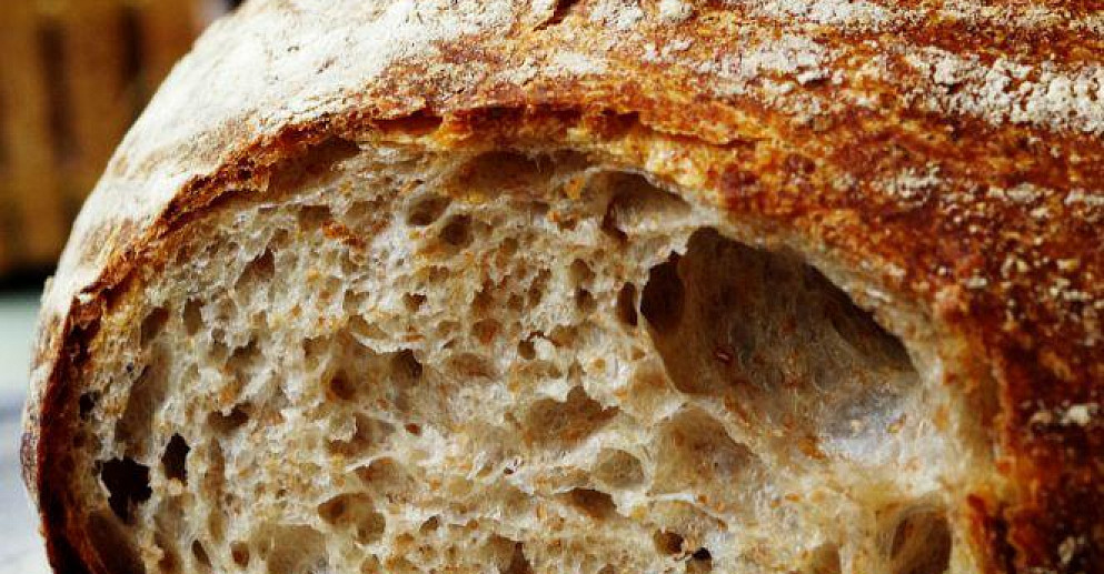 Хлеб на закваске пошаговый рецепт. Хлеб на закваске. Вкусный хлеб на закваске. Пшеничный хлеб на закваске. Хлеб на закваске Буханочка.