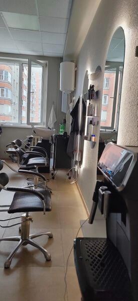 Файл:ТВОЯ студия красоты (Державина 28).jpg