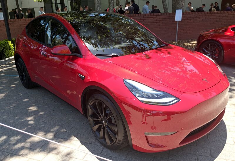 Файл:Tesla Model Y front passenger side view.jpg