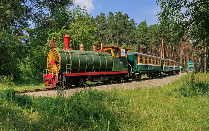 Файл:Детская железная дорога в Заельцовском парке.jpg